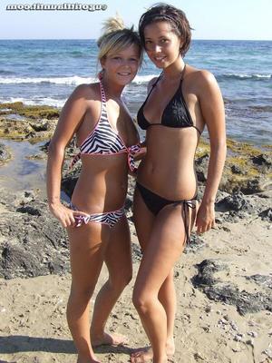FI Tania & Em