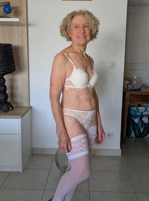 French wife with an ass
