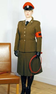 女性の権威