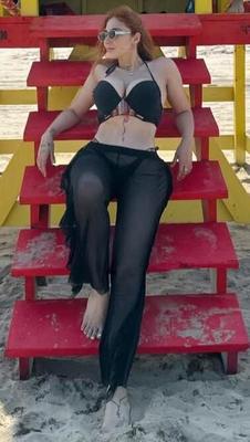 Lesley b