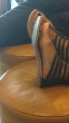 Pieds d'ébène candide