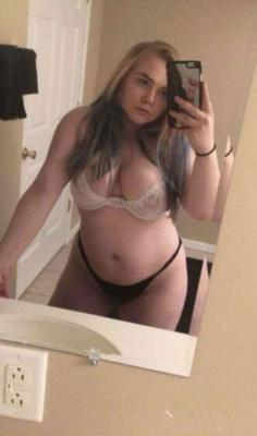 Espesa puta rubia Haley