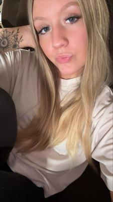  year old blonde Haley is a Snapchat slut
