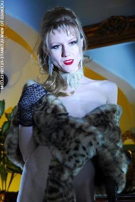 I kneel for: Karin von Kroft, Mistress T, Beretta James,