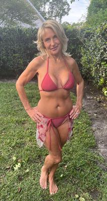 Dianne Amateur MILF