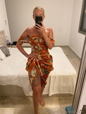 Axelle Big Bubble Butt Petit seins