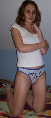 Polaco flaco Camelteequeen maja en ropa interior de conejos