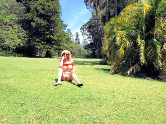 ❤ fue la encantadora dama di@ne: hermosa 😍in👩red y naranja!