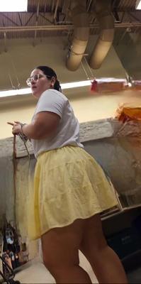 BBW in Miniskirt Thick Legs