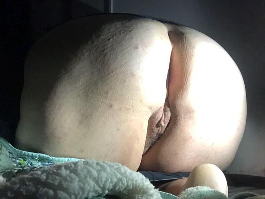 BBW Mom Marie zeigt ihre Muschi zum ersten Mal
