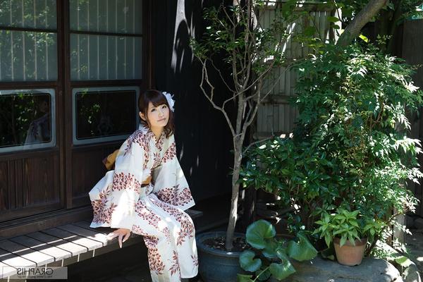 Harumi Tachibana Graphisgals No. Nos levantamos