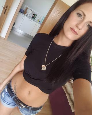 Jenny K., Deutsche Schlampe (Deutsch)