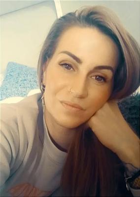 Deutsch Theresa L. ist bereit für Tribute!