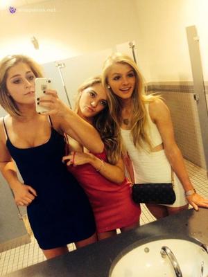 Zugang zum Zimmer meiner heißen blonden Schwester!