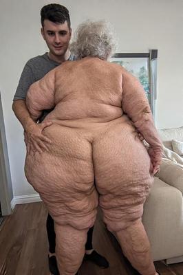 Large Grannies With a Dude Who Loves Large Grannies
