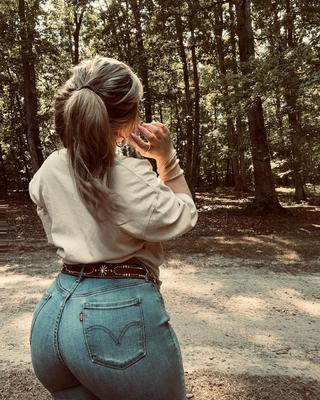BBCの大学Snowbunny Pawg：Heidi