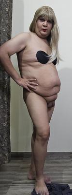 Blonde travesti Monica M Shows Off Set