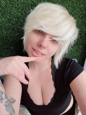 Ree Big Culo Big Boobs Tatuada de belleza Rubia Rubia Mezclados Toteros