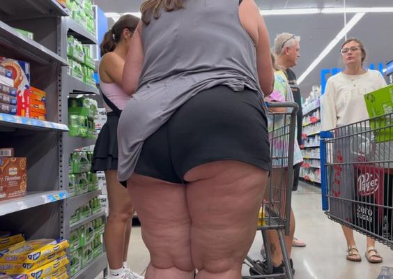 Candid BBW Big Ass Milf Cheeks en pantalones cortos
