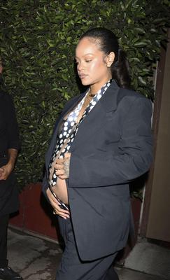 Pregnant RIHANNA Leaves a Late night Dinner at Giorgio Baldi