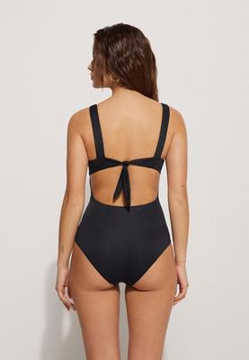 perras rusas en una pieza Swimsuits Pt.