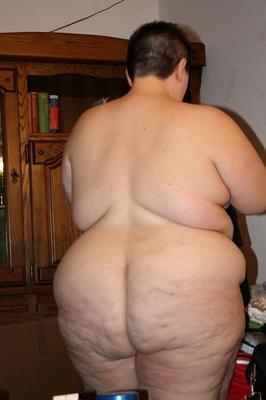 Housewife de SSBBW Fat and Pretty German en lencería