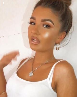 Chav Chav buckable hypersexualized