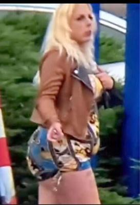 WA Seattle Blondie Street Walker de FB