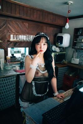 Filho Yeeun Loozy Fetish Cafe