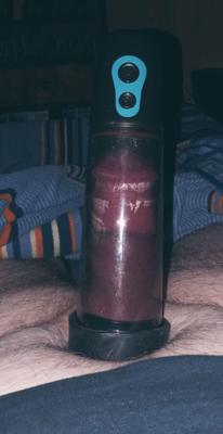 Der Pimmel meines Freundes mit Elektrische Penispumpe
