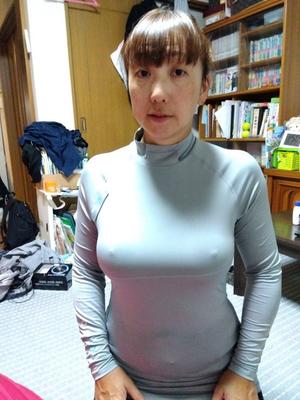 私の目をした日本人のお母さんのカオリを捕まえました