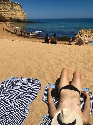 Pechas de playa, Topless Tanner Desnoware Mix QQ