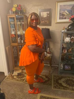 Sra. Jiggles Black Gross Granny