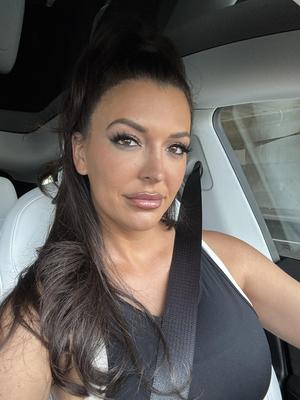 Elizabeth Big Ass Big Boobs Morena Lindas Milf Mixed Shots