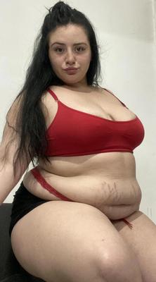 ファットチャブの売春婦は数枚のquidのために何でも性交するだろう