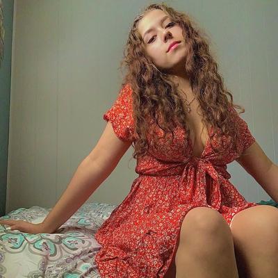 yo americana puta a Haley me encantaría montar/follar hombres y caballos
