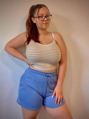Lindas mulheres construídas para causar problemas (Young e Thicc)