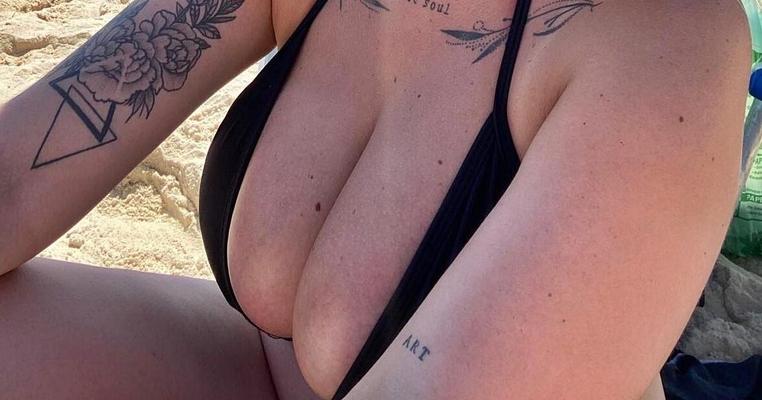 STUPID BIG BOOBS