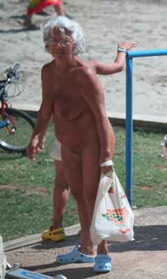 Nudiste