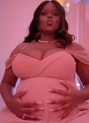 Ma femme ébène enceinte