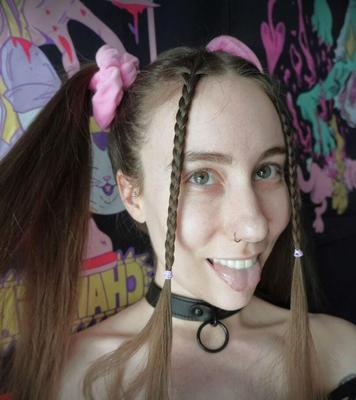 Lili tätowiert große Nipped sexy dünne Analmädchen gemischte heiße Fotos