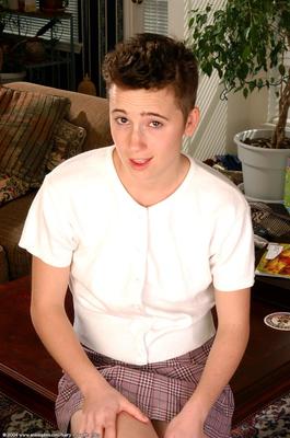 Haarige Tomboy Beauty Caitlin