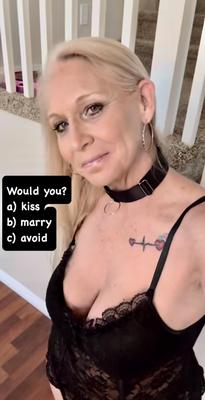 Sydney Sexy Curvy Big Boobs Loiro