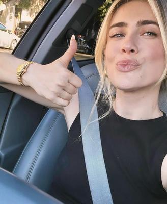 Melissa Roxburgh 