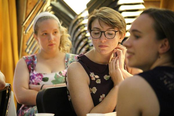 Nerdy College Sorority Girl para comentarios