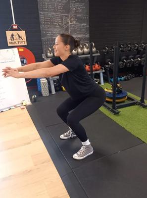 Linda chica de fitness hind