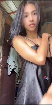Pequeñas tetas bonitas pezón
