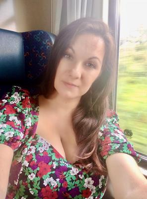 Karolina Huge Boobs Big Butt Sexy Czech Wife Mixed Hot Shots