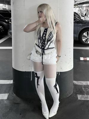Sexy dresses and outfits 