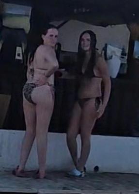 ¡Las muñecas adolescentes apretadas te llevarán locas mocosas de Wank Wank!